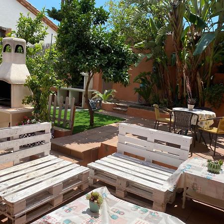 Estudio En La Playa De Calafell. Barcelona Екстериор снимка