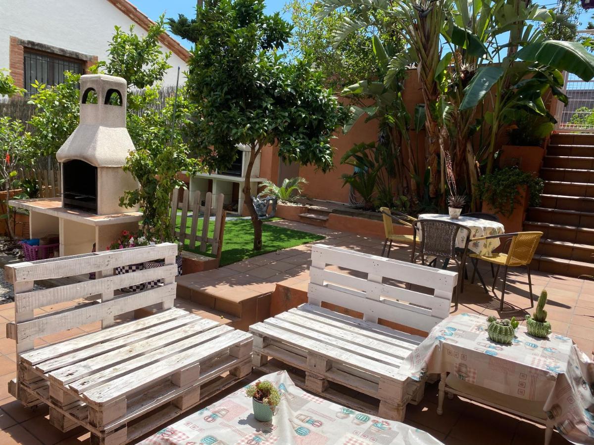 Estudio En La Playa De Calafell. Barcelona Екстериор снимка