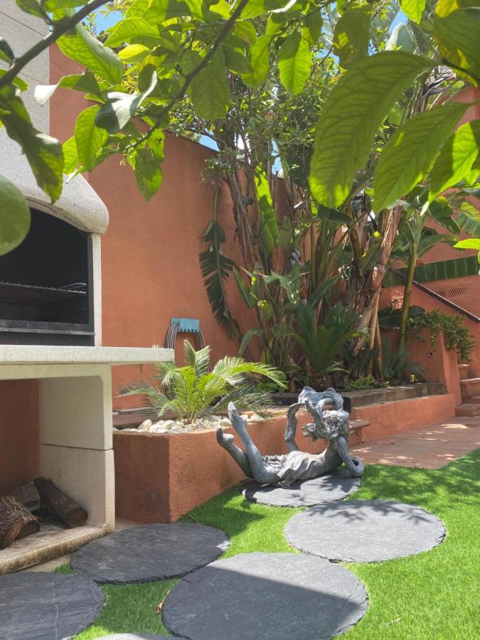 Estudio En La Playa De Calafell. Barcelona Екстериор снимка